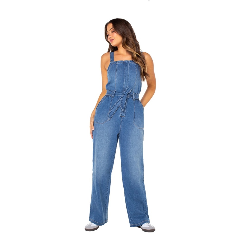 Celebrity Pink Women's Juniors Short Sleeve High Rise Wide Leg Denim Jumpsuit
